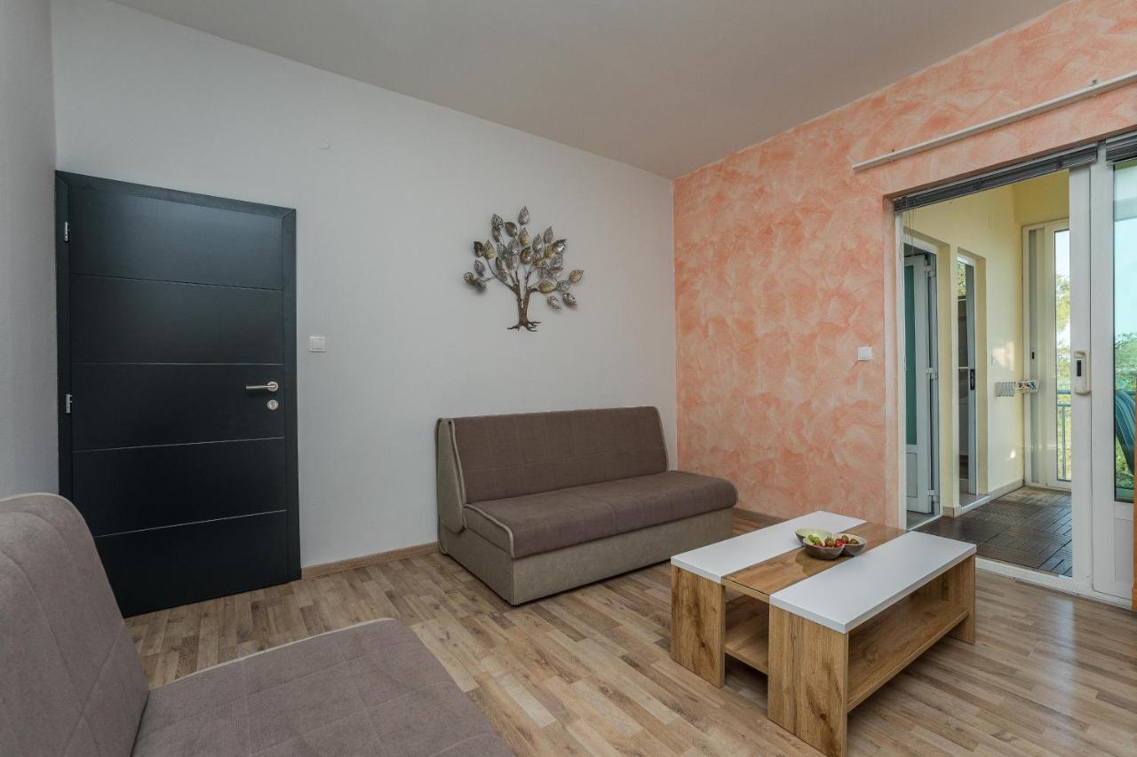 Guest House Malenica Sukošan Extérieur photo