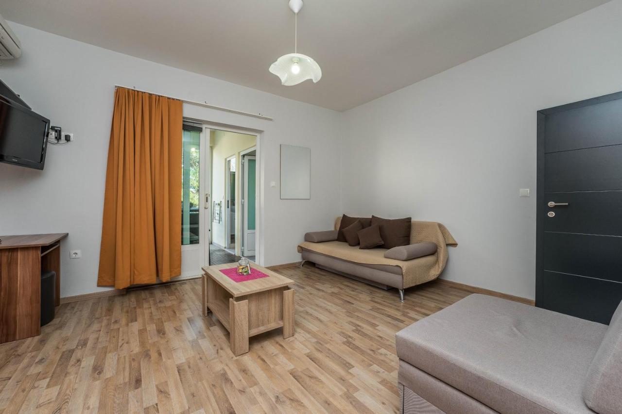 Guest House Malenica Sukošan Extérieur photo