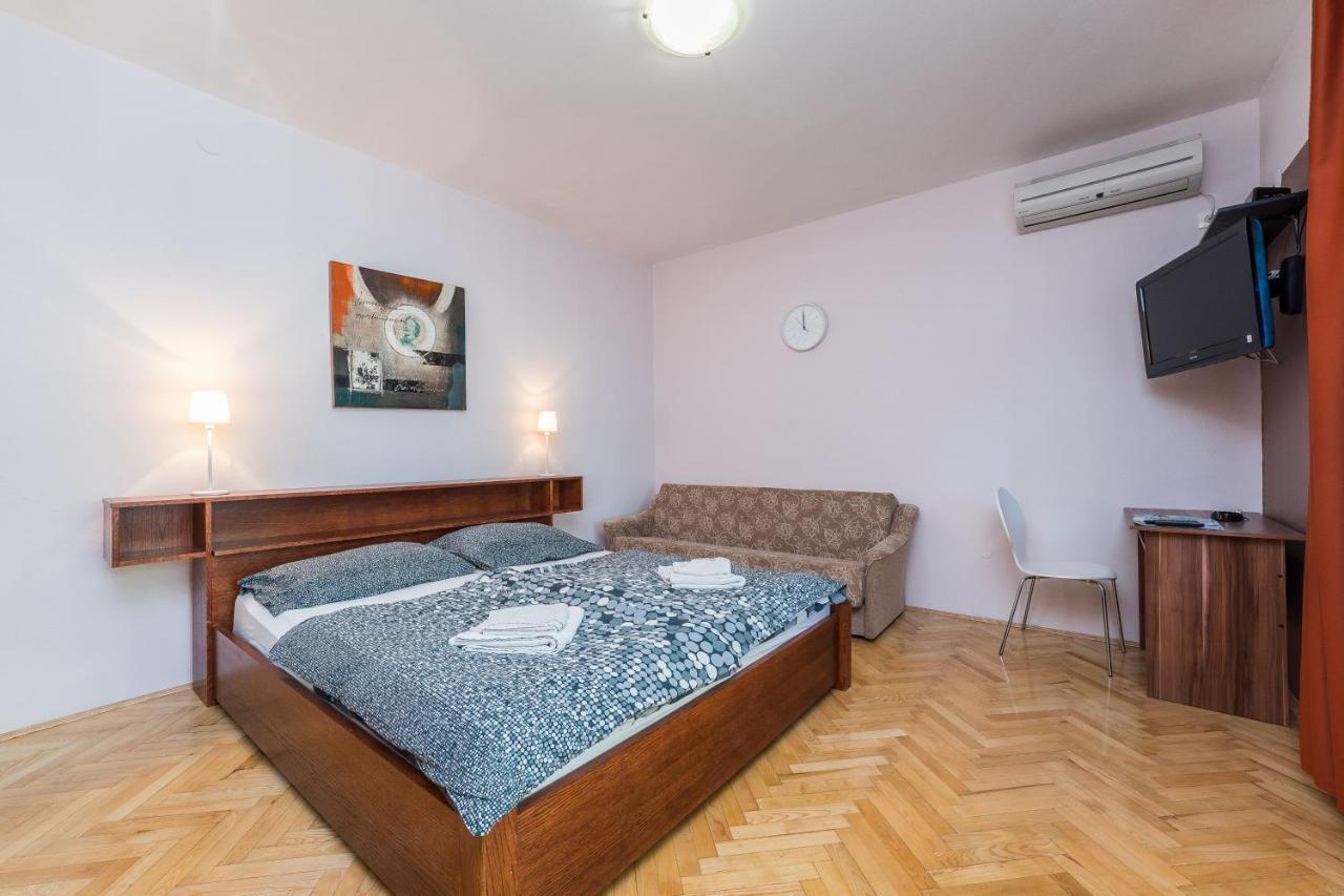 Guest House Malenica Sukošan Extérieur photo