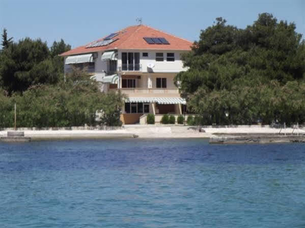 Guest House Malenica Sukošan Extérieur photo